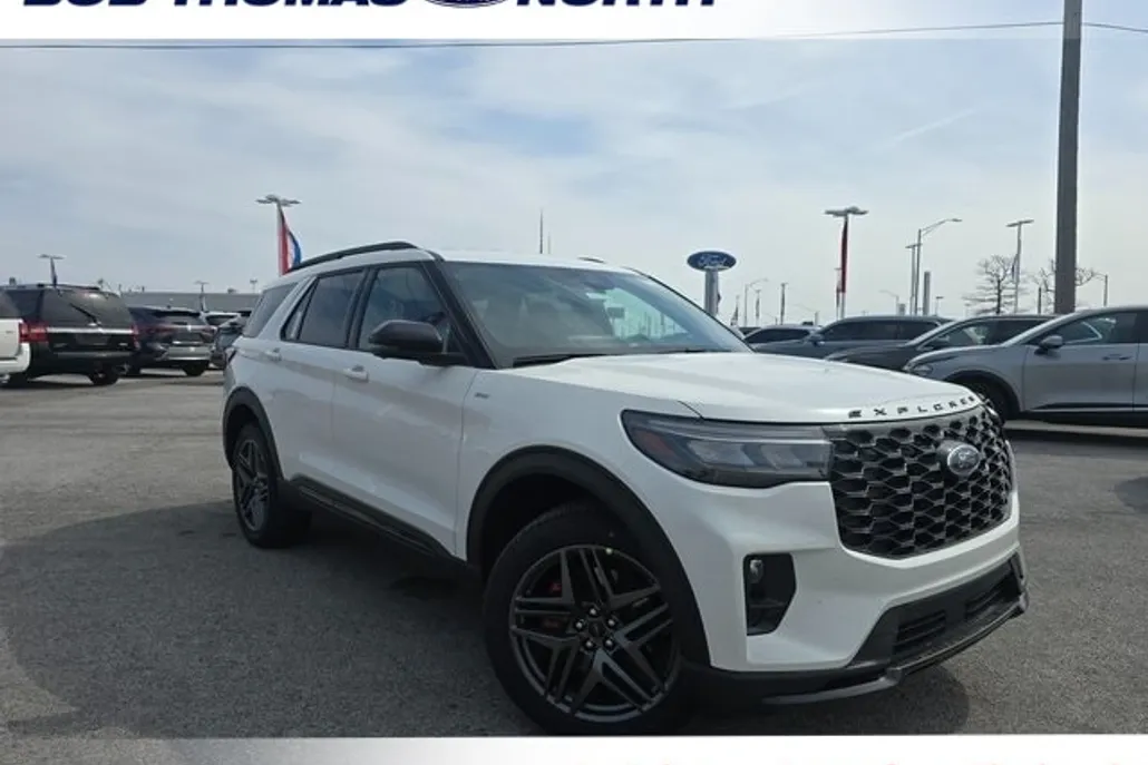 2025 Ford Explorer ST-Line photo 1