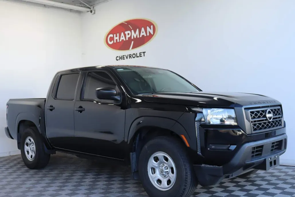 2022 Nissan Frontier SV Crew Cab photo 1
