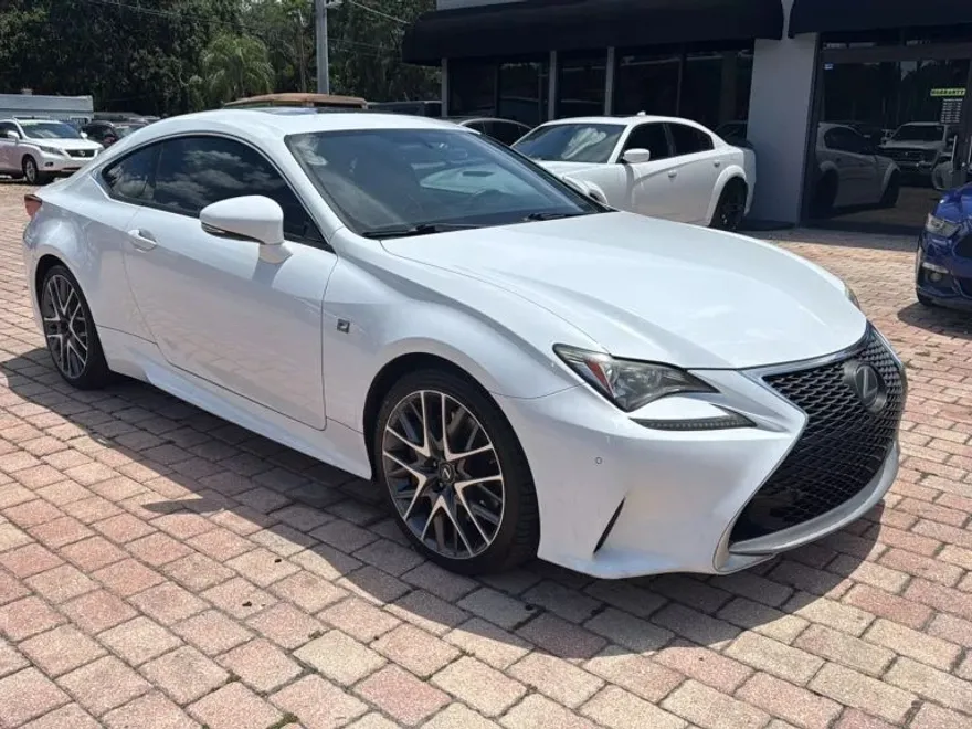 2017 Lexus RC 200t photo 1