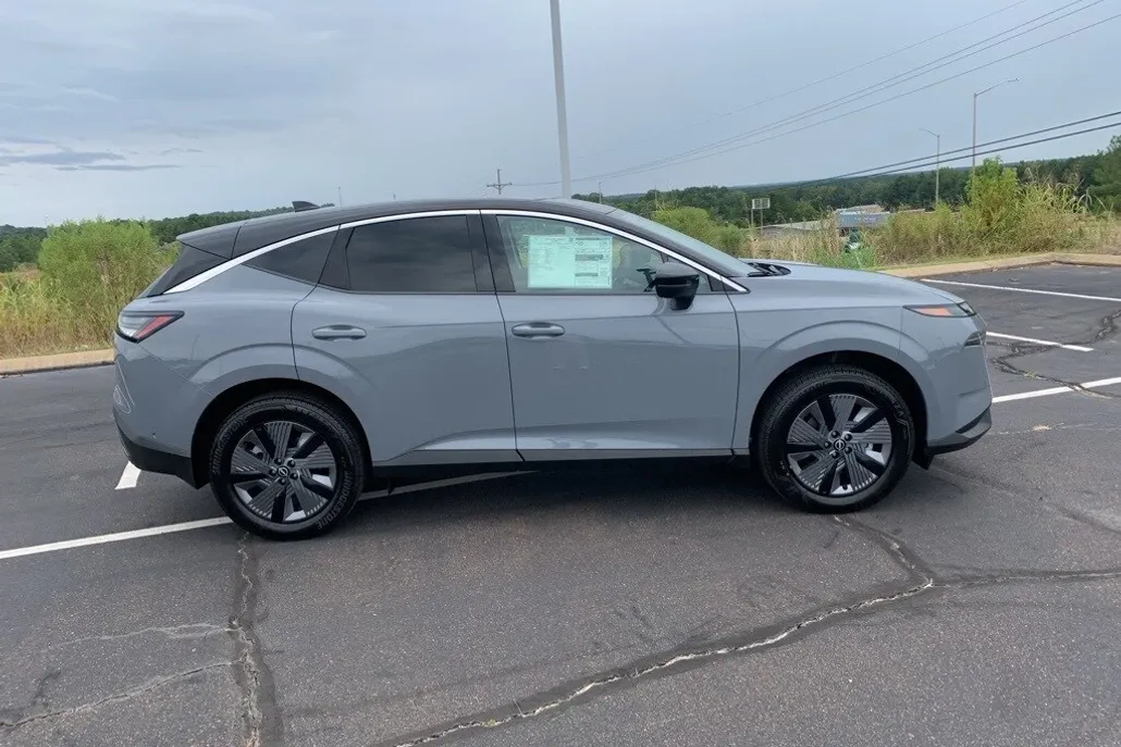 2025 Nissan Murano SL photo 1