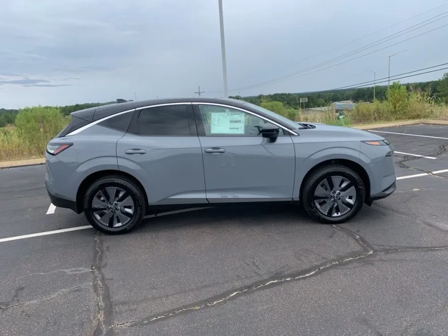 2025 Nissan Murano SL photo 1