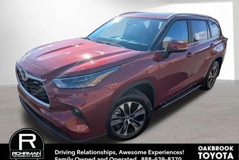 2025 Toyota Highlander XLE photo 1