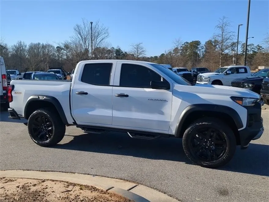 2024 Chevrolet Colorado Trail Boss photo 1