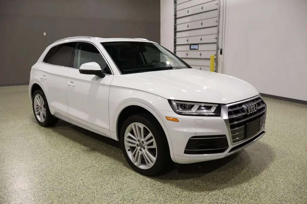 2020 Audi Q5 Premium Plus 45 TFSI S line photo 1