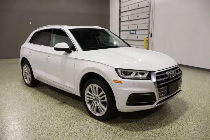 2020 Audi Q5 Premium Plus 45 TFSI S line photo 1