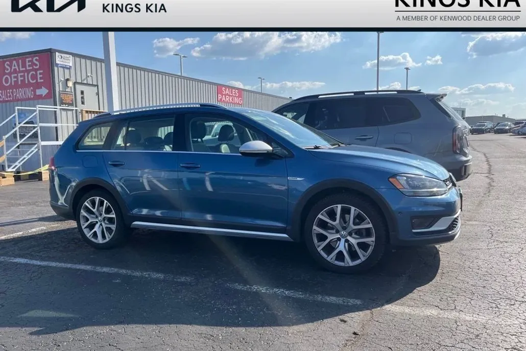 2017 Volkswagen Golf Alltrack TSI SEL photo 1