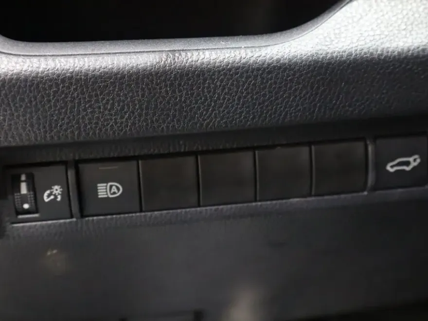 2024 Toyota RAV4 XLE Premium photo 14