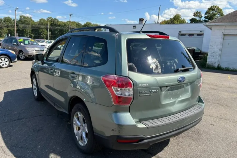 2015 Subaru Forester Premium photo 1