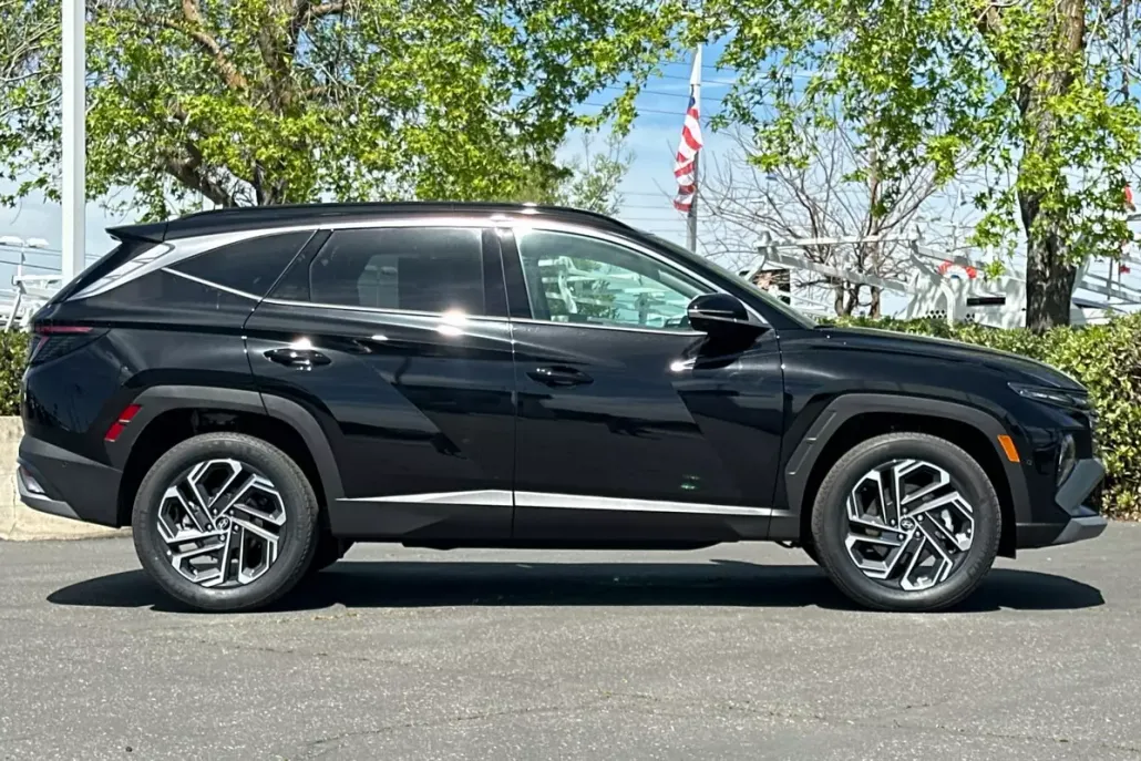 2025 Hyundai Tucson Hybrid Limited Sport photo 1