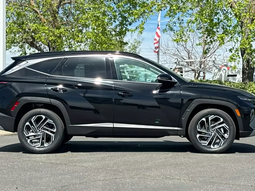 2025 Hyundai Tucson Hybrid Limited Sport photo 1