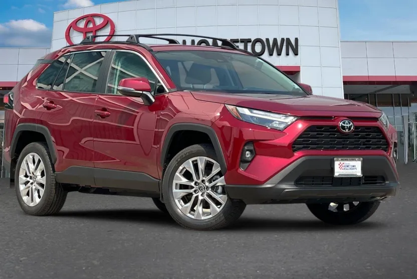2025 Toyota RAV4 XLE Premium photo 1