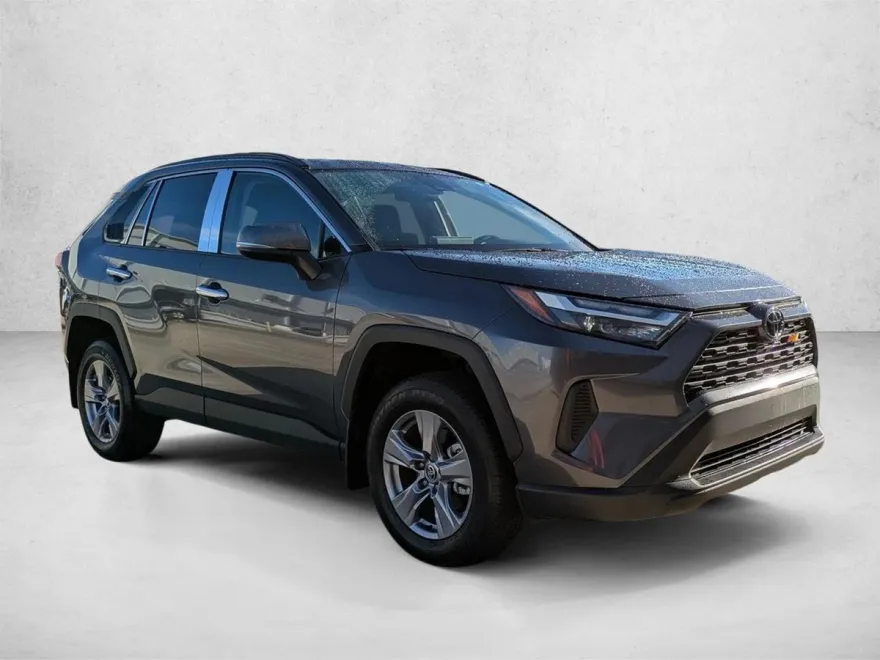 2025 Toyota RAV4 XLE photo 1