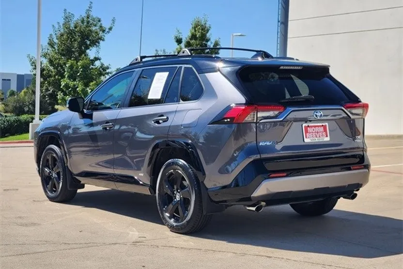 2021 Toyota RAV4 Hybrid XSE photo 1