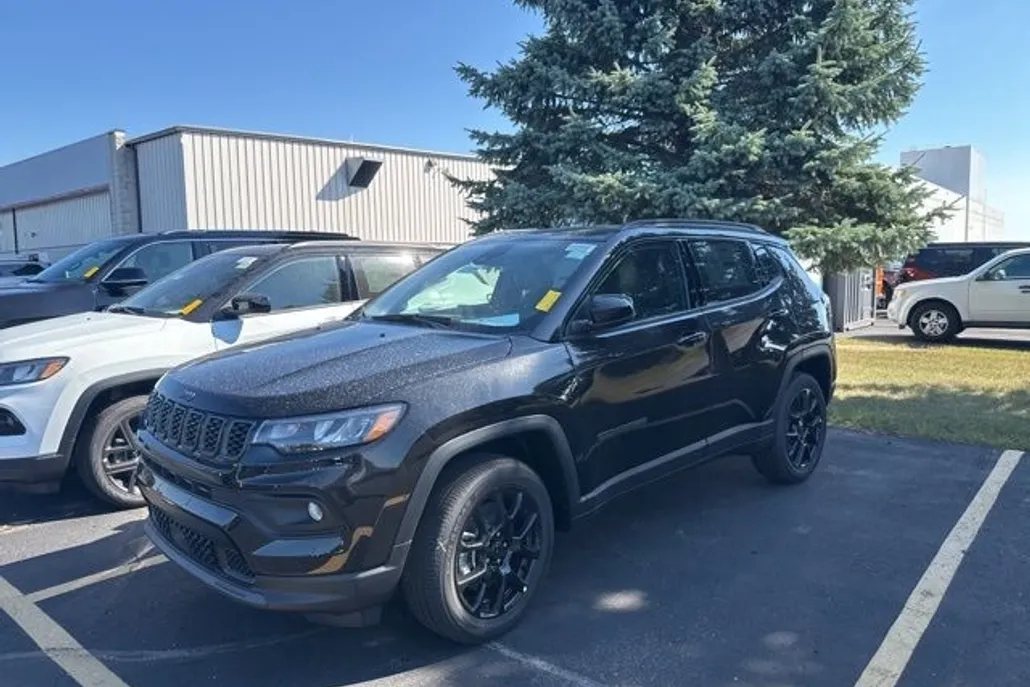 2025 Jeep Compass Latitude photo 1