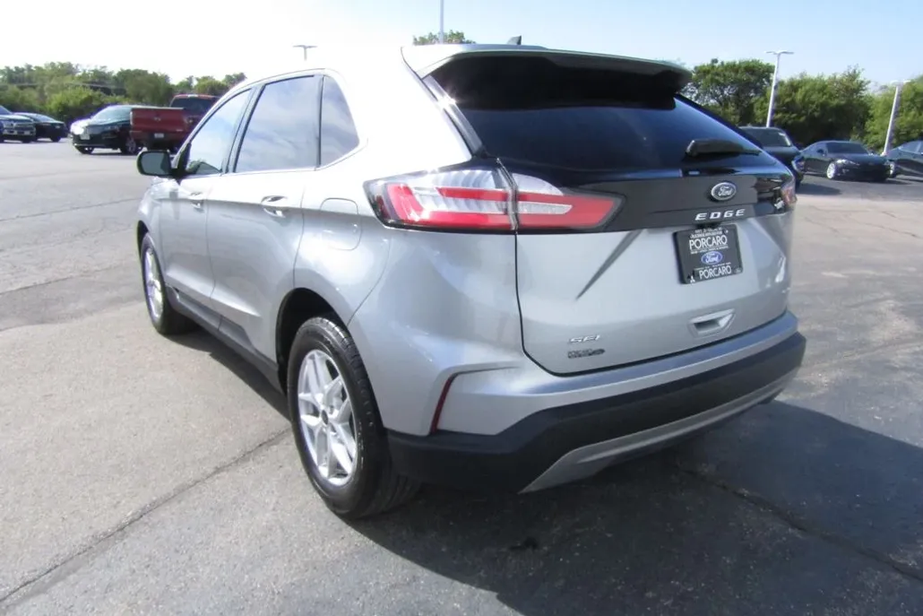 2023 Ford Edge SEL photo 1
