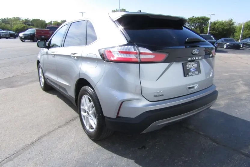2023 Ford Edge SEL photo 1