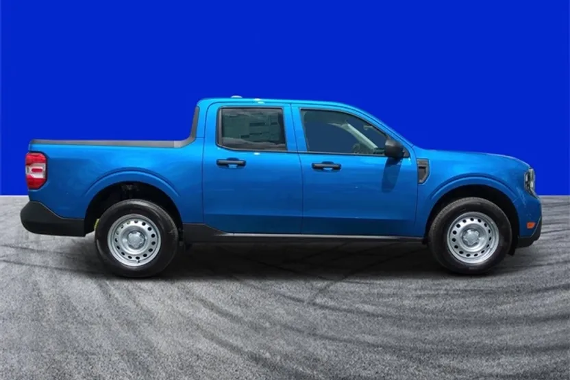 2025 Ford Maverick XL photo 1