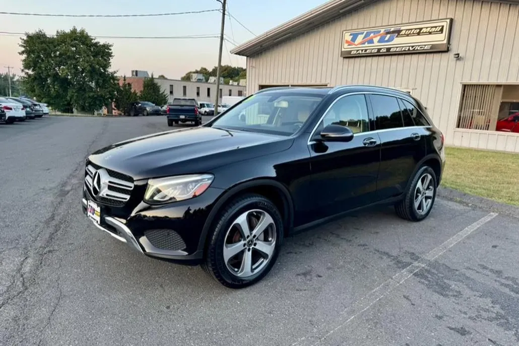 2019 Mercedes Benz GLC 300 4MATIC photo 1