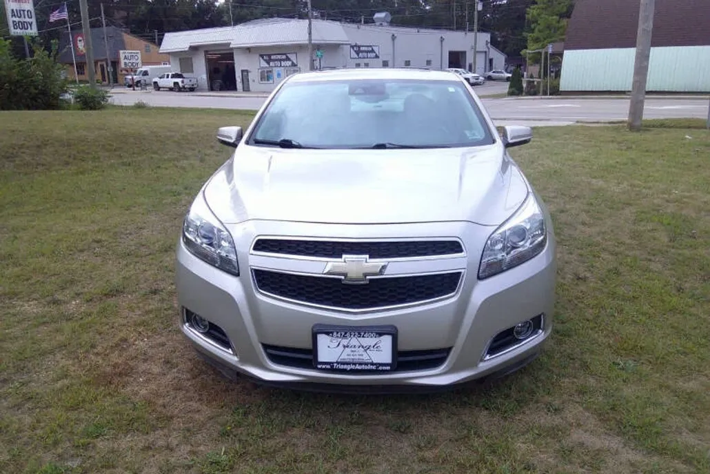 2013 Chevrolet Malibu 2LT photo 1