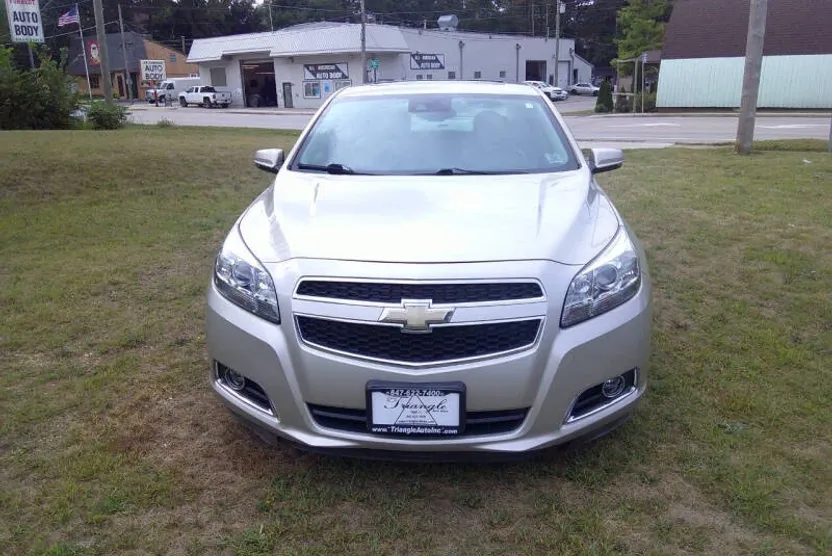 2013 Chevrolet Malibu 2LT photo 1