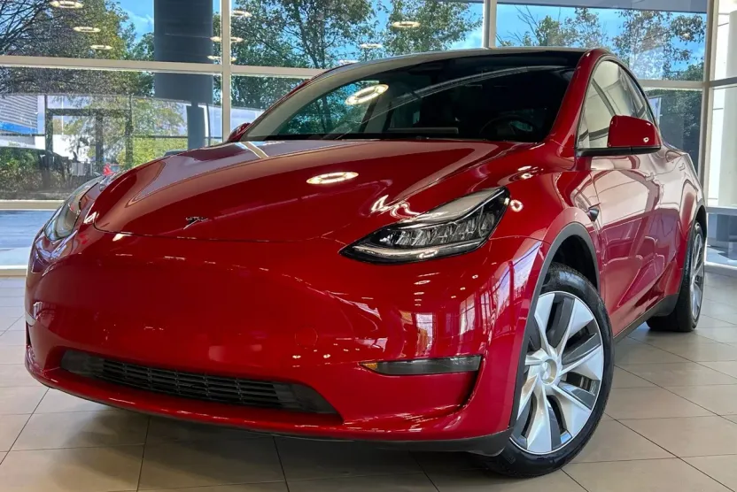 2023 Tesla Model Y Long Range photo 1