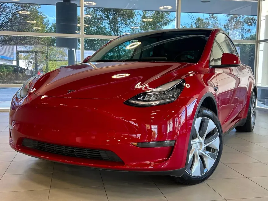 2023 Tesla Model Y Long Range photo 1