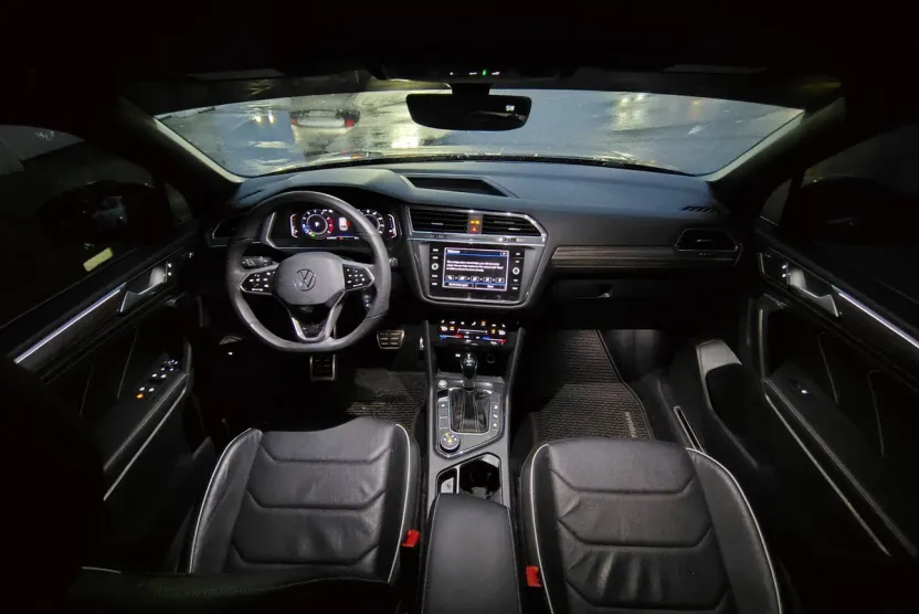 2022 Volkswagen Tiguan SEL Premium R-Line photo 1