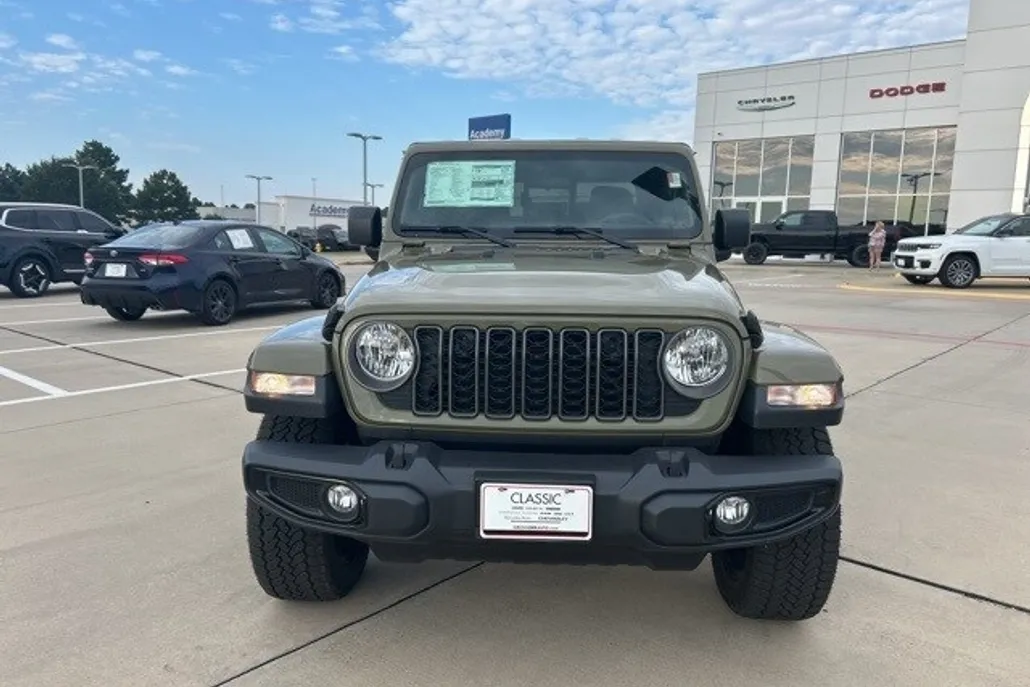 2025 Jeep Gladiator photo 1