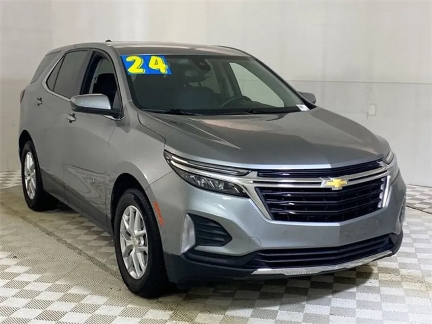 2024 Chevrolet Equinox LT photo 1