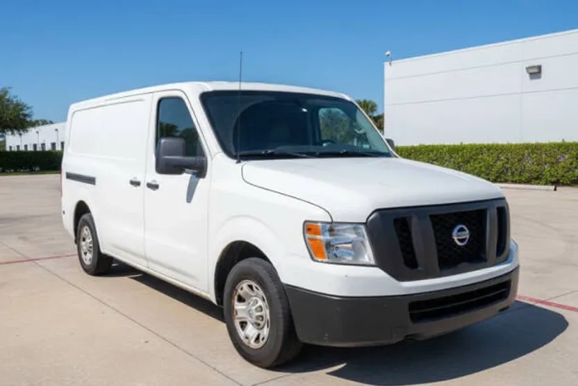2014 Nissan NV1500 SV photo 1
