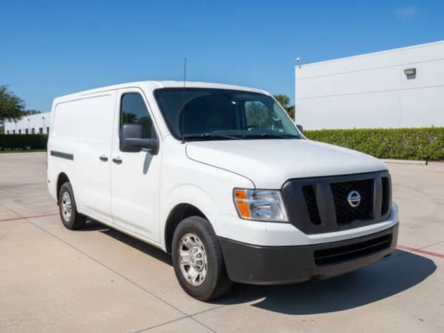 2014 Nissan NV1500 SV photo 1