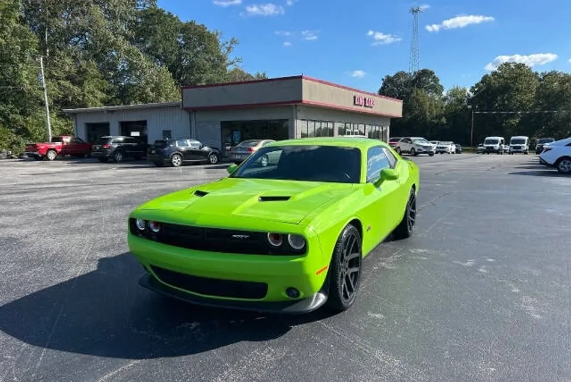 2015 Dodge Challenger R/T Scat Pack photo 1