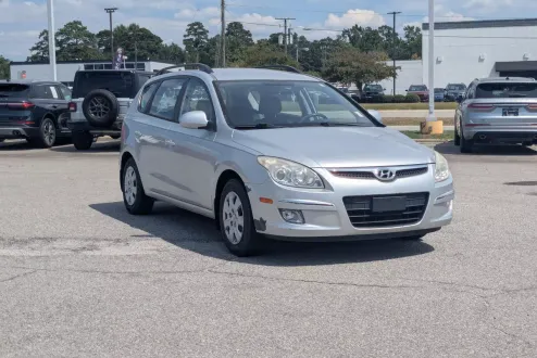 2010 Hyundai Elantra Touring GLS photo 2