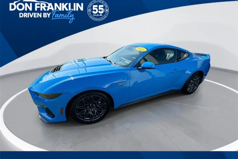 2025 Ford Mustang GT Premium photo 1