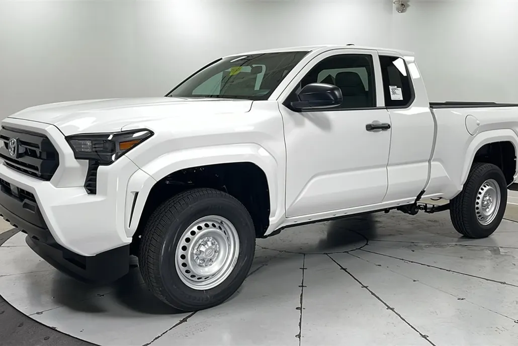 2025 Toyota Tacoma SR XtraCab photo 1