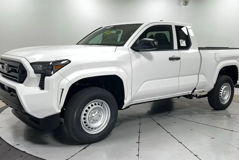 2025 Toyota Tacoma SR XtraCab photo 1