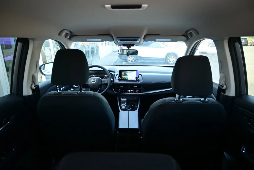 2026 Nissan Rogue SV photo 1