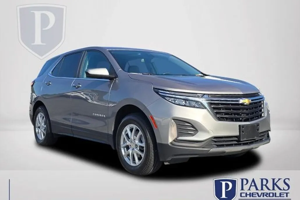 2023 Chevrolet Equinox LT photo 1