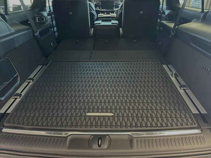 2024 Jeep Grand Wagoneer L photo 16