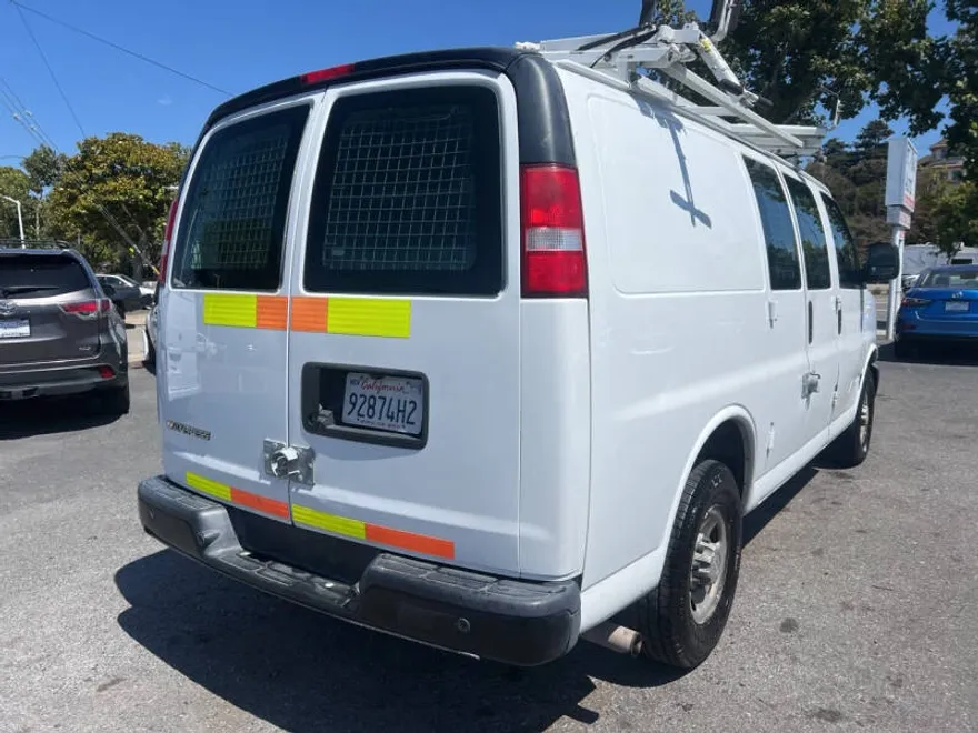 2017 Chevrolet Express 2500 Cargo Van photo 1