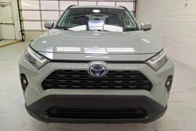 2022 Toyota RAV4 Hybrid XLE Premium photo 1