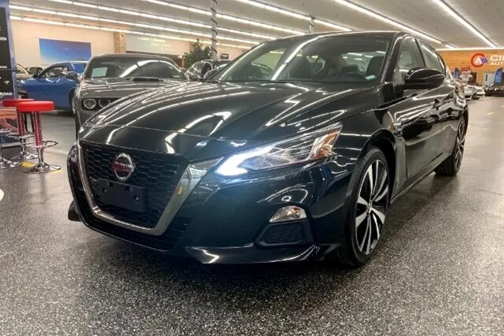 2019 Nissan Altima 2.5 SR photo 1