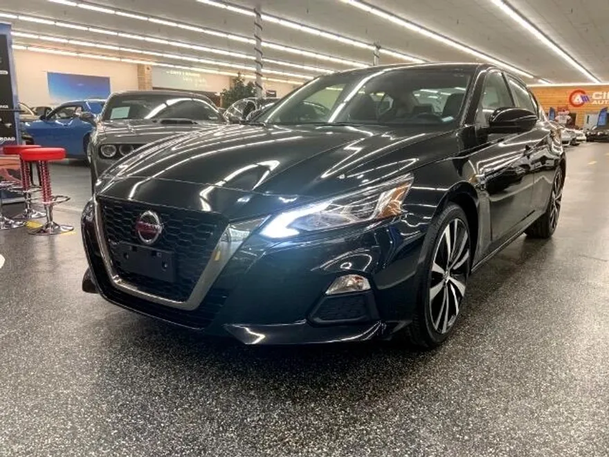 2019 Nissan Altima 2.5 SR photo 1