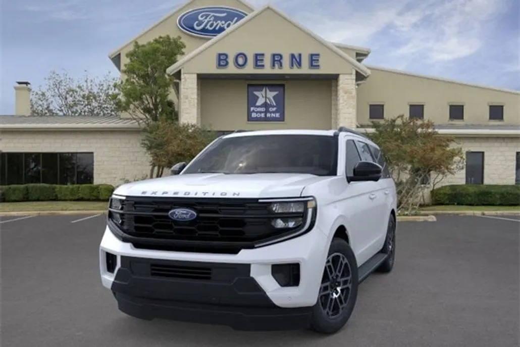 2025 Ford Expedition photo 1