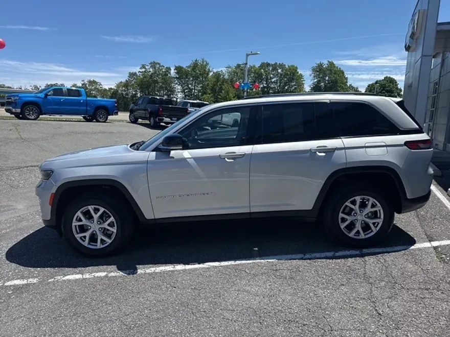 2022 Jeep Grand Cherokee Limited photo 1