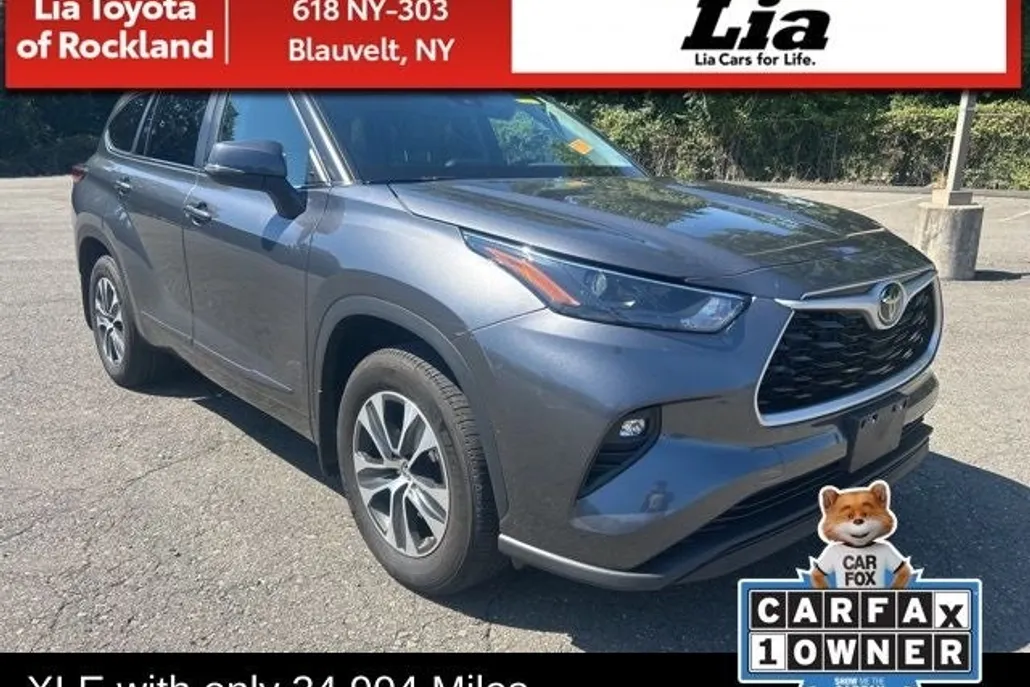 2023 Toyota Highlander L photo 1