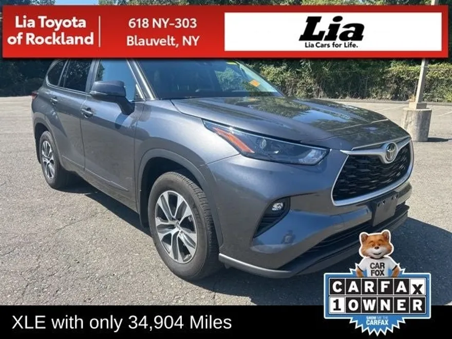 2023 Toyota Highlander L photo 1