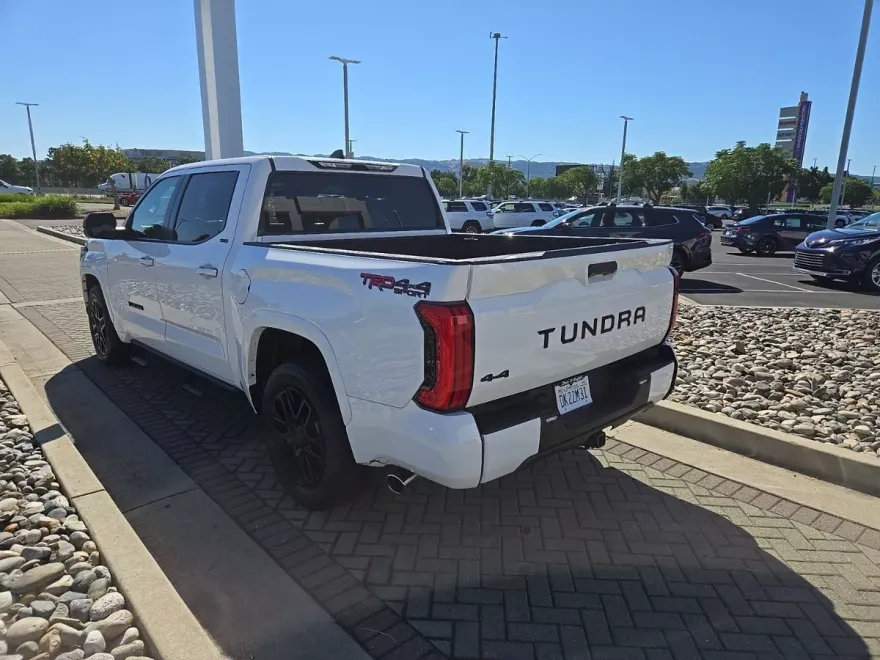2024 Toyota Tundra SR5 photo 1