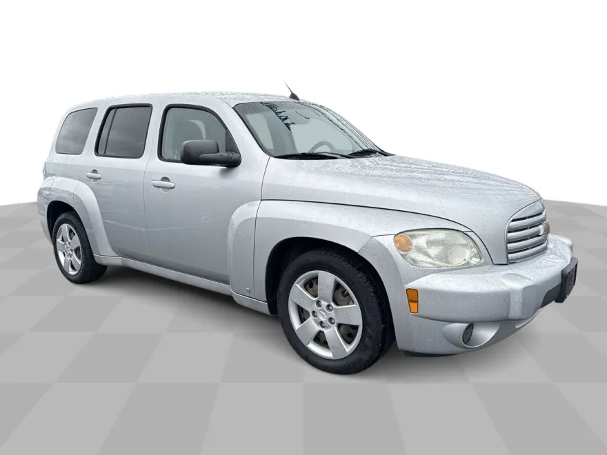 2010 Chevrolet HHR LS photo 1