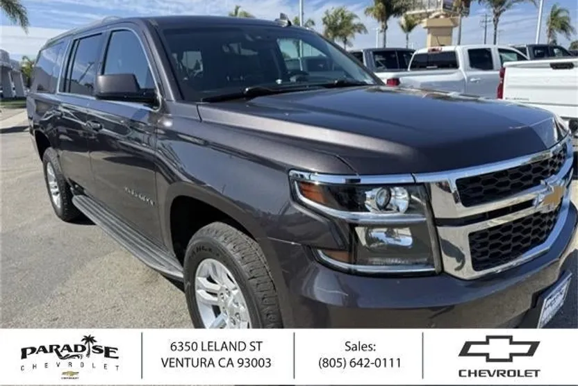 2018 Chevrolet Suburban LT photo 1
